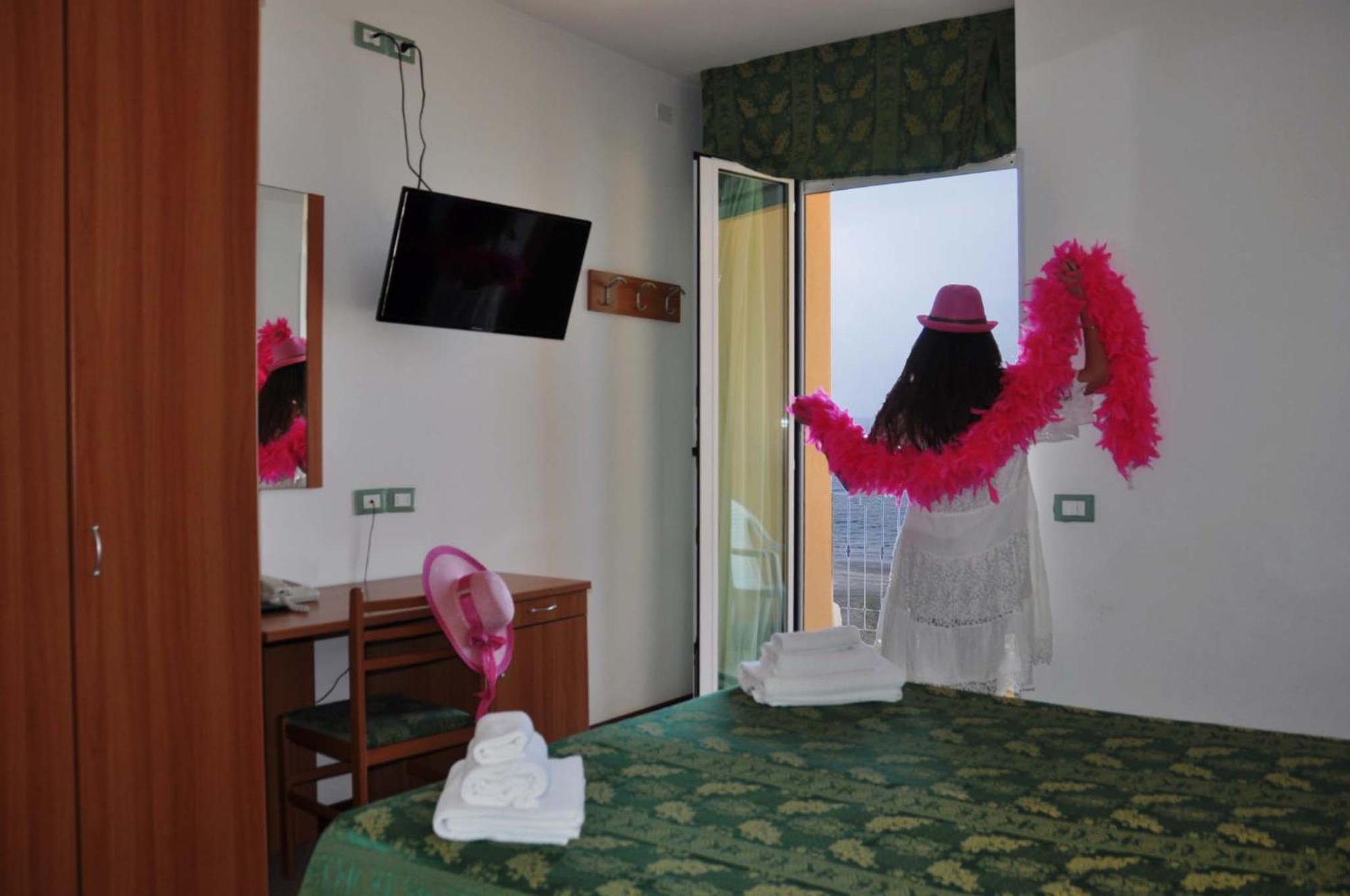 Hotel Belvedere ミザーノ・アドリアーティコ エクステリア 写真